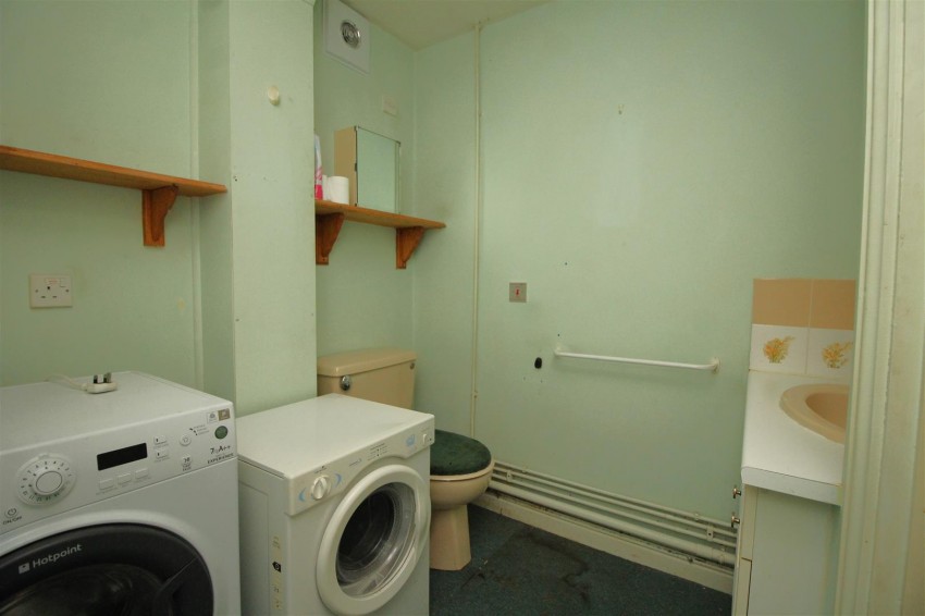 Images for Barn Close, Peterborough